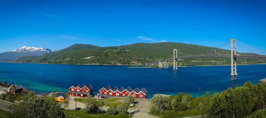 Captura vistas perfectas desde el puente Tjeldsund.